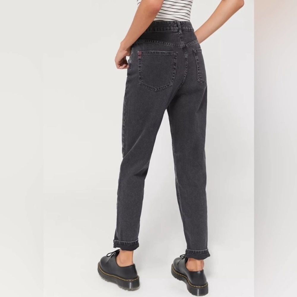 BDG Urban Outfitters Women Size 25 Mom Jeans High Rise Straight Leg Black Wash